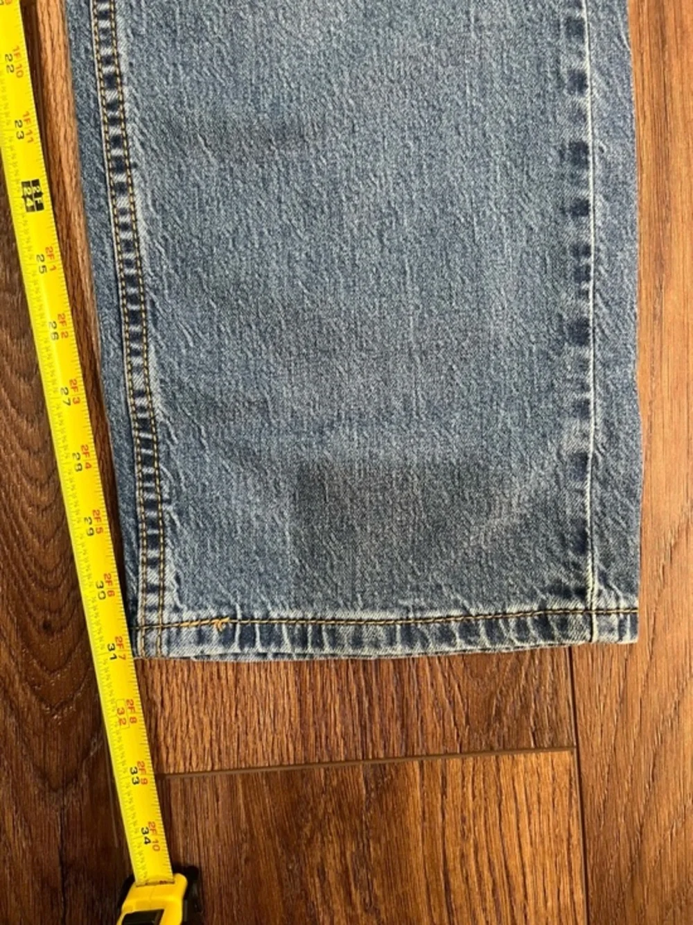 NWT!! Levi’s 559 Relaxed Straight Fit Men’s Jeans Medium Wash Size 31x32 Zip Fly